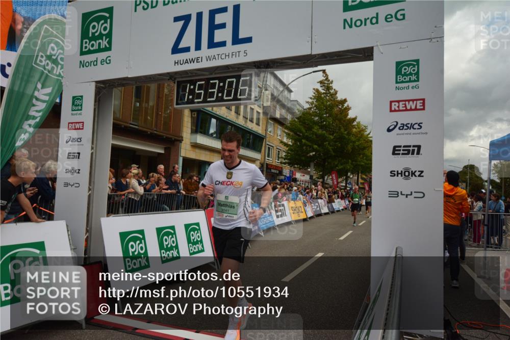 20.09.2026 - PSD Bank Halbmarathon LAZAROV Photography http://msf.ph/oto/10551934 20.09.2026 11:53:05 Ziel 1666, 2286, 2528, 2870, 3041, 3371, 3505, 4624, 4757 meine-sportfotos.de
