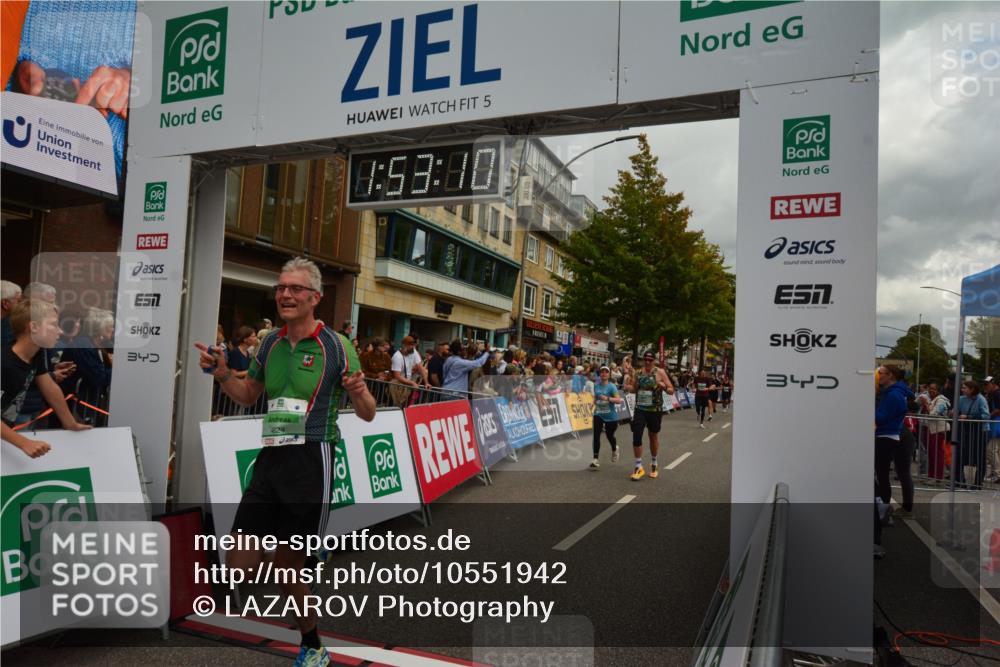 20.09.2026 - PSD Bank Halbmarathon LAZAROV Photography http://msf.ph/oto/10551942 20.09.2026 11:53:10 Ziel 1046, 1666, 1701, 2286, 2870, 3041, 3371, 3505, 4386, 4507, 4624 meine-sportfotos.de