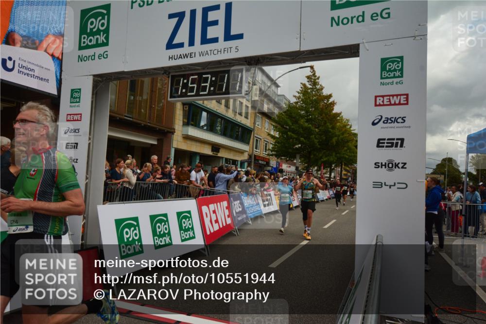 20.09.2026 - PSD Bank Halbmarathon LAZAROV Photography http://msf.ph/oto/10551944 20.09.2026 11:53:10 Ziel 1046, 1666, 1701, 2286, 2870, 3041, 3371, 3505, 4386, 4507, 4624 meine-sportfotos.de