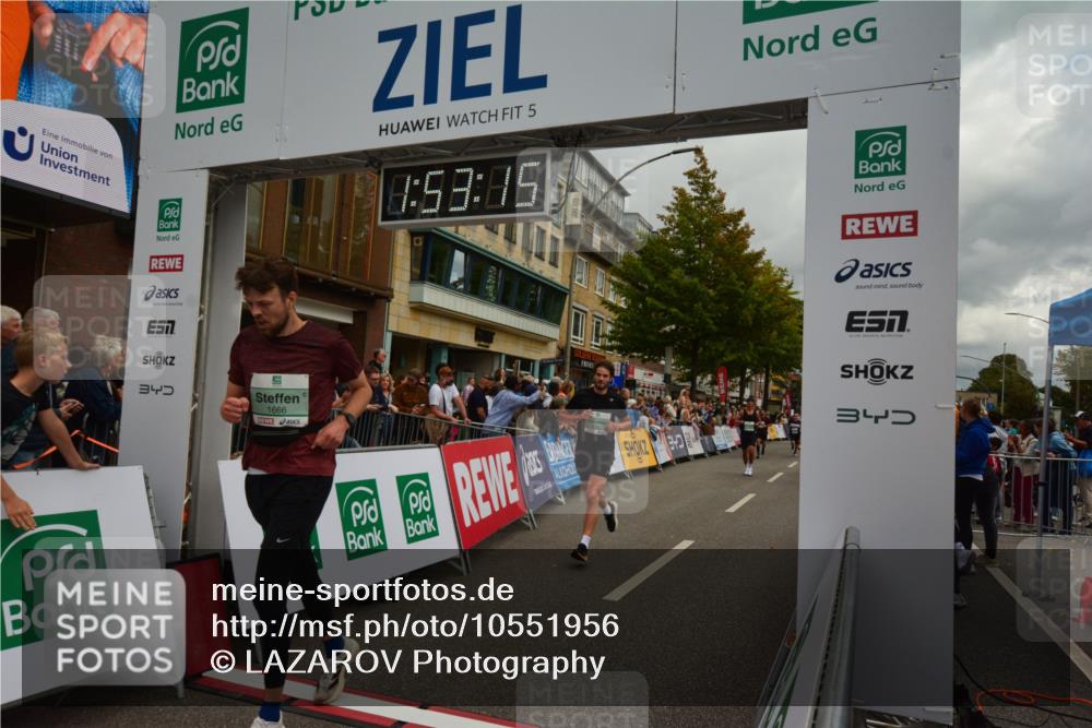 20.09.2026 - PSD Bank Halbmarathon LAZAROV Photography http://msf.ph/oto/10551956 20.09.2026 11:53:15 Ziel 1012, 1046, 1666, 1701, 2106, 2286, 2650, 2870, 3371, 4386, 4507, 4624 meine-sportfotos.de
