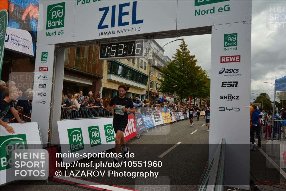 20.09.2026 - PSD Bank Halbmarathon LAZAROV Photography http://msf.ph/oto/10551960 20.09.2026 11:53:15 Ziel 1012, 1046, 1666, 1701, 2106, 2286, 2650, 2870, 3371, 4386, 4507, 4624 meine-sportfotos.de