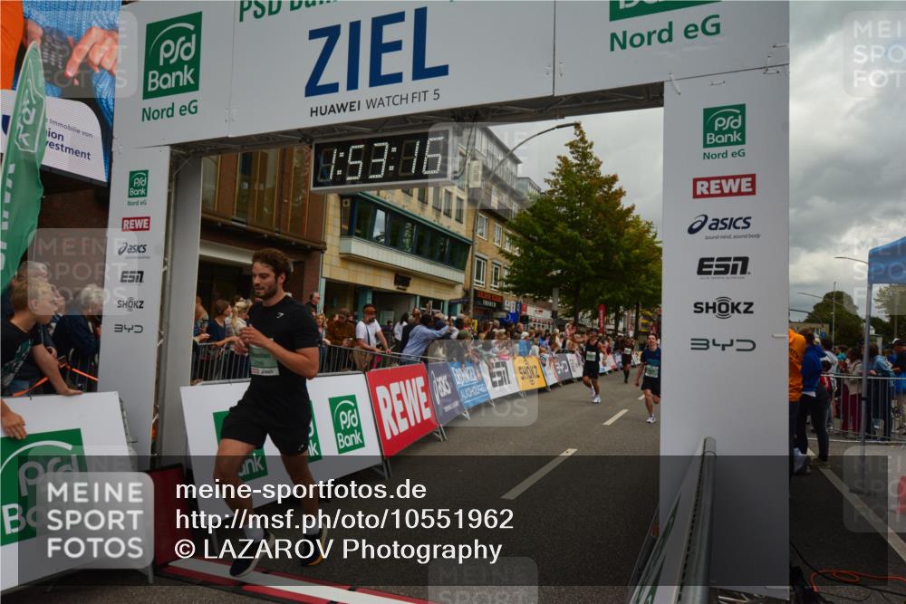 20.09.2026 - PSD Bank Halbmarathon LAZAROV Photography http://msf.ph/oto/10551962 20.09.2026 11:53:16 Ziel 1012, 1046, 1666, 1701, 2106, 2286, 2650, 2870, 3154, 3371, 4386, 4507, 4624 meine-sportfotos.de