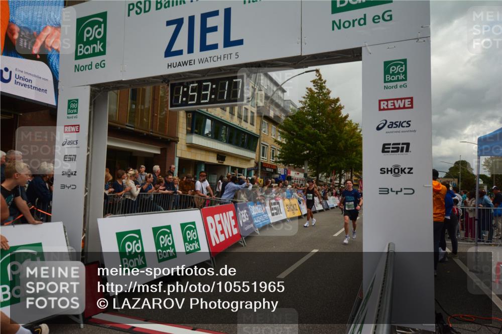 20.09.2026 - PSD Bank Halbmarathon LAZAROV Photography http://msf.ph/oto/10551965 20.09.2026 11:53:16 Ziel 1012, 1046, 1666, 1701, 2106, 2286, 2650, 2870, 3154, 3371, 4386, 4507, 4624 meine-sportfotos.de