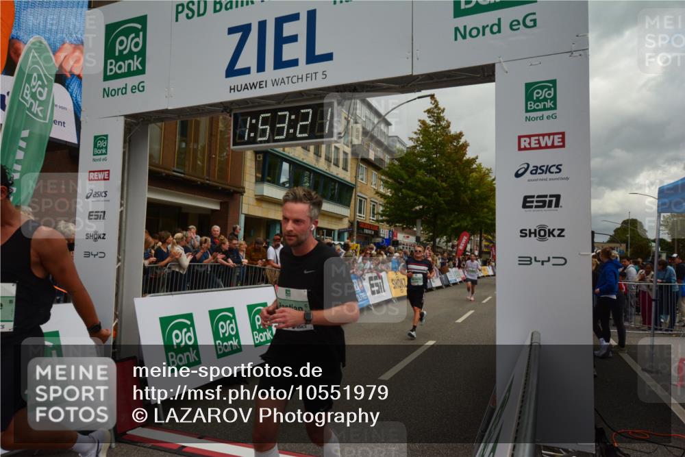 20.09.2026 - PSD Bank Halbmarathon LAZAROV Photography http://msf.ph/oto/10551979 20.09.2026 11:53:20 Ziel 1012, 1046, 1528, 1666, 1701, 2106, 2270, 2286, 2350, 2650, 3154, 3376, 3867, 4386, 4507 meine-sportfotos.de
