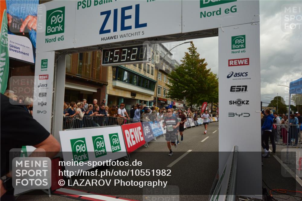 20.09.2026 - PSD Bank Halbmarathon LAZAROV Photography http://msf.ph/oto/10551982 20.09.2026 11:53:20 Ziel 1012, 1046, 1528, 1666, 1701, 2106, 2270, 2286, 2350, 2650, 3154, 3376, 3867, 4386, 4507 meine-sportfotos.de
