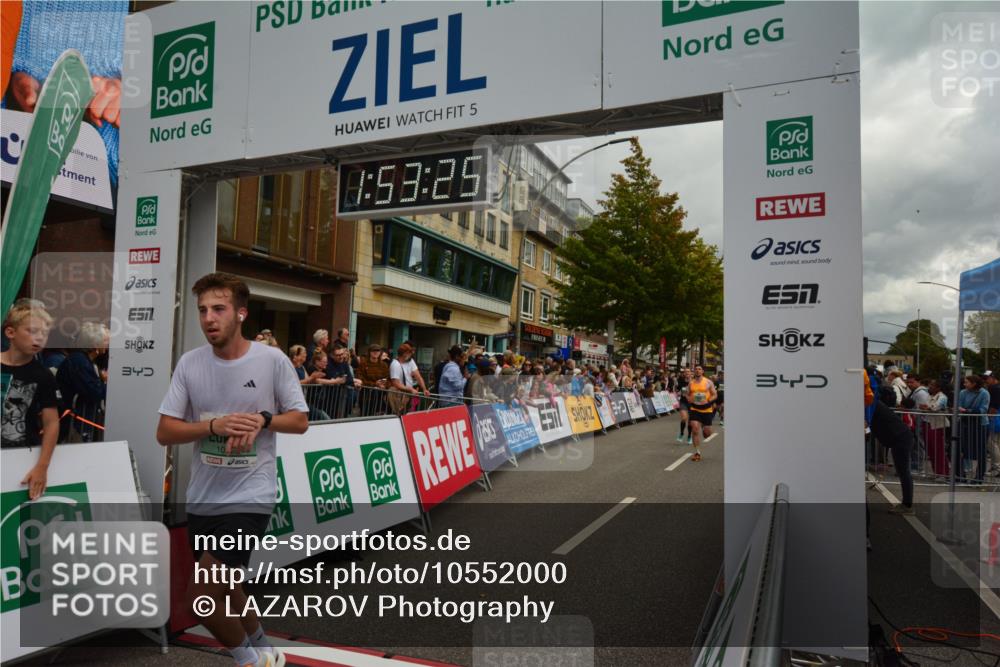 20.09.2026 - PSD Bank Halbmarathon LAZAROV Photography http://msf.ph/oto/10552000 20.09.2026 11:53:25 Ziel 1012, 1046, 1528, 1701, 2106, 2270, 2350, 2650, 3154, 3376, 3678, 3702, 3867, 4025, 4386 meine-sportfotos.de