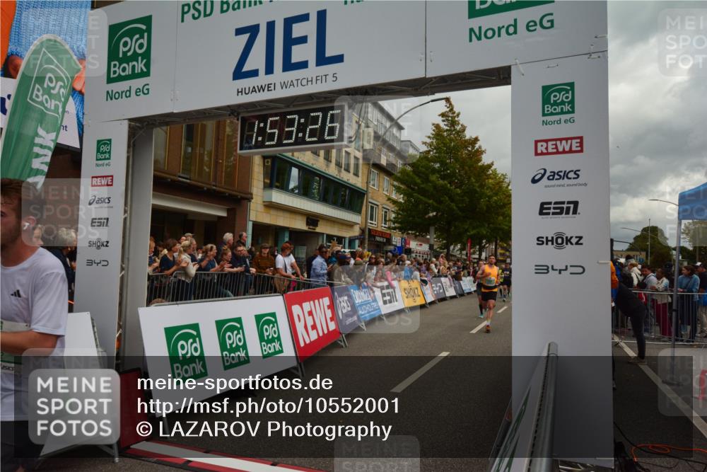 20.09.2026 - PSD Bank Halbmarathon LAZAROV Photography http://msf.ph/oto/10552001 20.09.2026 11:53:25 Ziel 1012, 1046, 1528, 1701, 2106, 2270, 2350, 2650, 3154, 3376, 3678, 3702, 3867, 4025, 4386 meine-sportfotos.de
