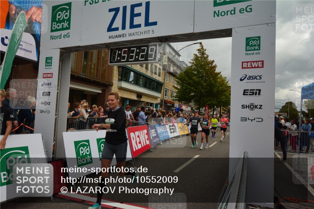 20.09.2026 - PSD Bank Halbmarathon LAZAROV Photography http://msf.ph/oto/10552009 20.09.2026 11:53:29 Ziel 1012, 1528, 1961, 2106, 2270, 2350, 2611, 2650, 3154, 3376, 3678, 3702, 3867, 4025 meine-sportfotos.de
