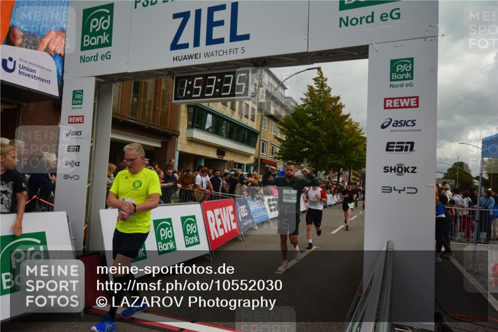 20.09.2026 - PSD Bank Halbmarathon LAZAROV Photography http://msf.ph/oto/10552030 20.09.2026 11:53:35 Ziel 1462, 1528, 1961, 2270, 2350, 2611, 3376, 3678, 3702, 3867, 4021, 4025, 4426, 4770 meine-sportfotos.de