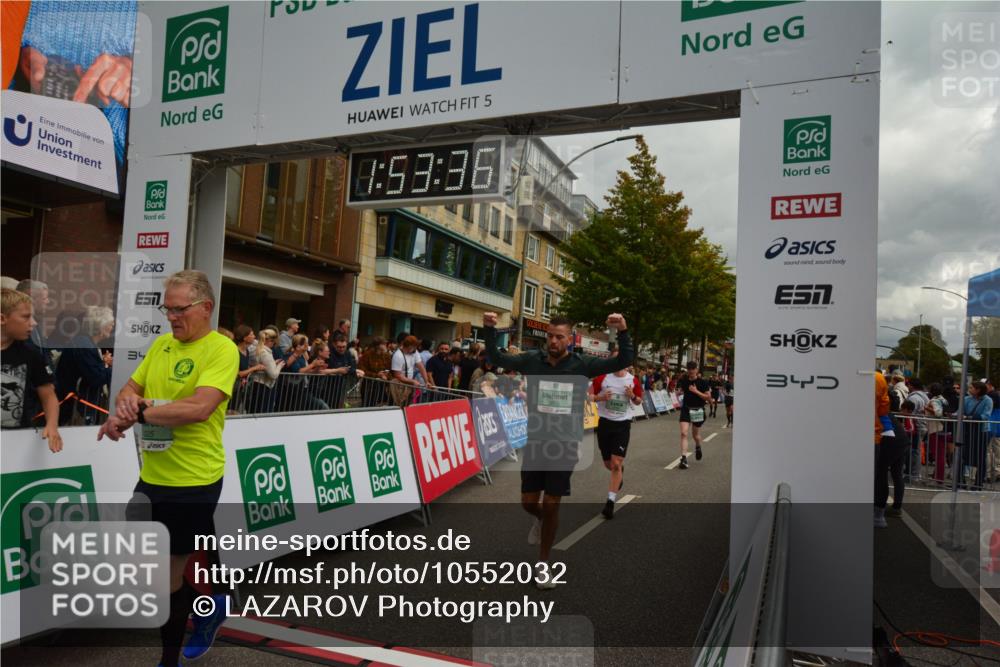 20.09.2026 - PSD Bank Halbmarathon LAZAROV Photography http://msf.ph/oto/10552032 20.09.2026 11:53:35 Ziel 1462, 1528, 1961, 2270, 2350, 2611, 3376, 3678, 3702, 3867, 4021, 4025, 4426, 4770 meine-sportfotos.de