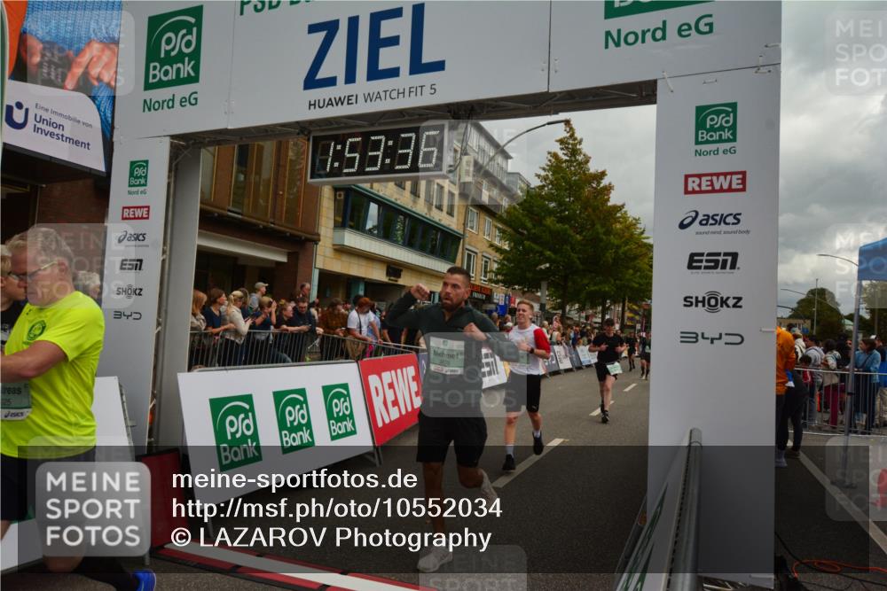 20.09.2026 - PSD Bank Halbmarathon LAZAROV Photography http://msf.ph/oto/10552034 20.09.2026 11:53:35 Ziel 1462, 1528, 1961, 2270, 2350, 2611, 3376, 3678, 3702, 3867, 4021, 4025, 4426, 4770 meine-sportfotos.de
