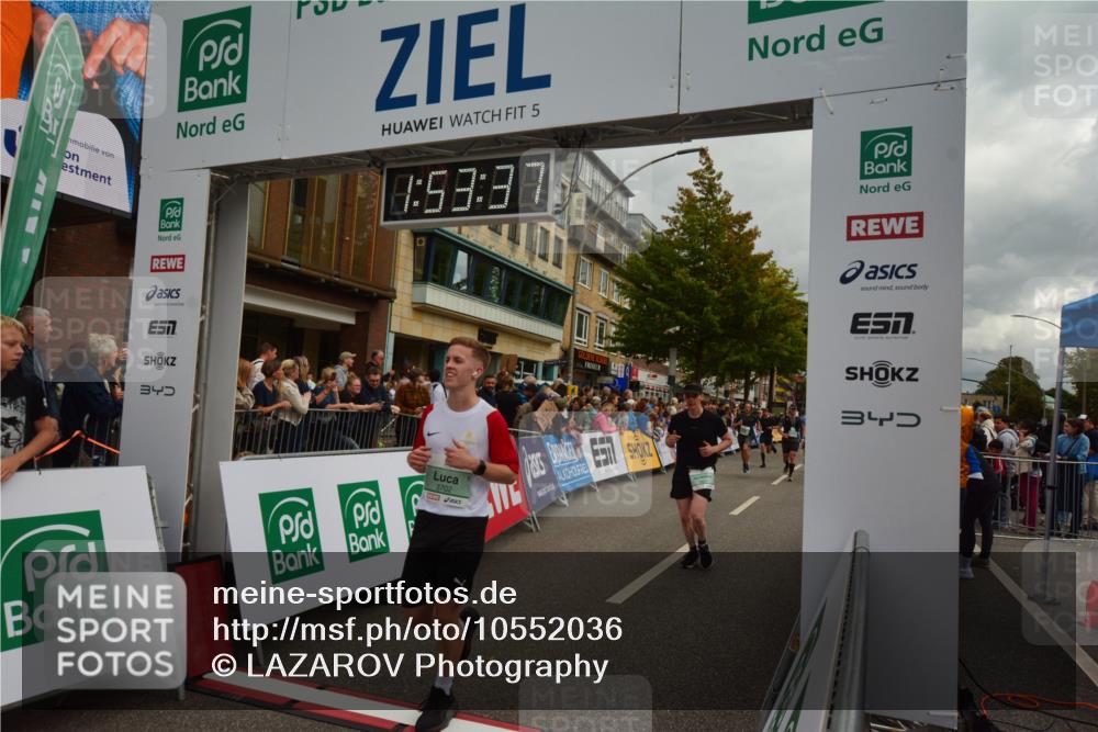 20.09.2026 - PSD Bank Halbmarathon LAZAROV Photography http://msf.ph/oto/10552036 20.09.2026 11:53:37 Ziel 1462, 1528, 1961, 2350, 2611, 3376, 3678, 3702, 3867, 4021, 4025, 4426, 4770 meine-sportfotos.de