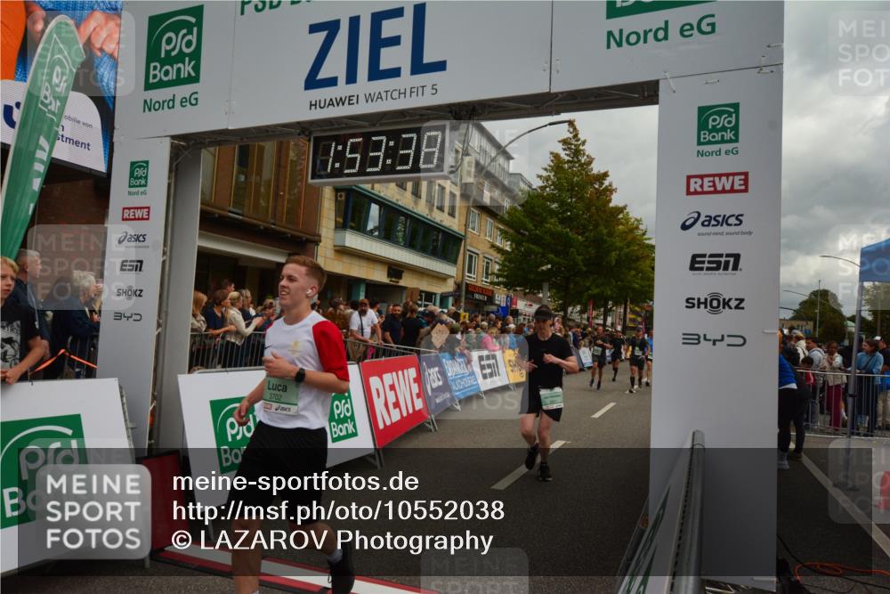 20.09.2026 - PSD Bank Halbmarathon LAZAROV Photography http://msf.ph/oto/10552038 20.09.2026 11:53:37 Ziel 1462, 1528, 1961, 2350, 2611, 3376, 3678, 3702, 3867, 4021, 4025, 4426, 4770 meine-sportfotos.de
