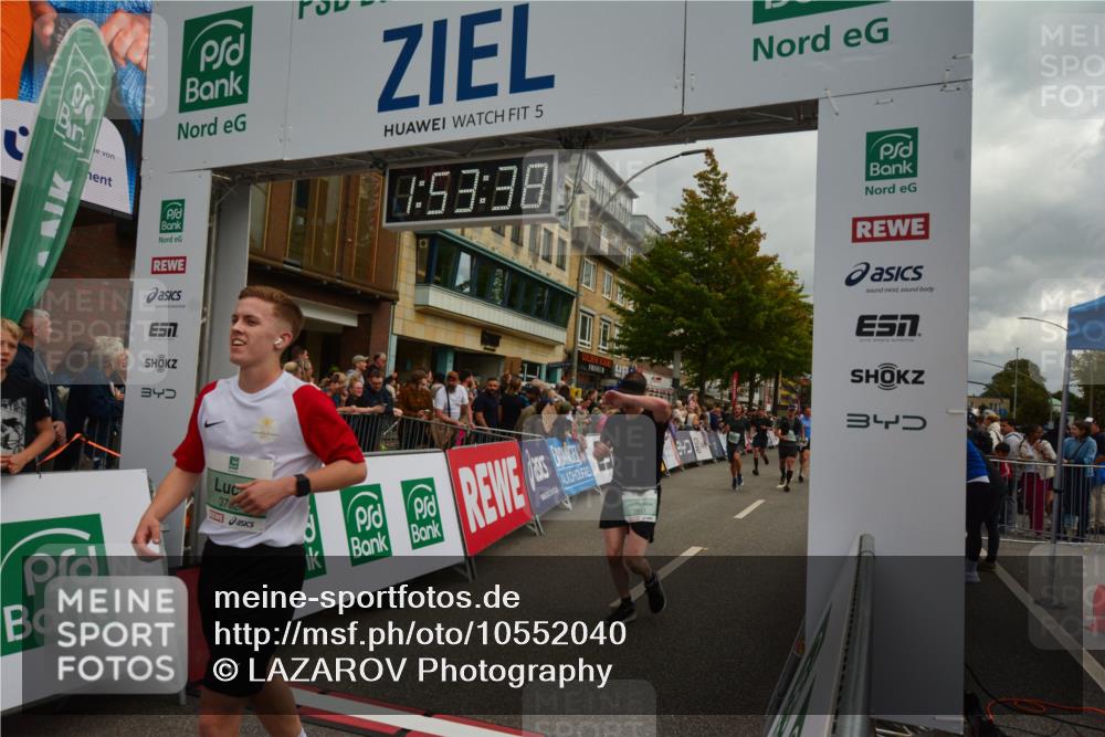 20.09.2026 - PSD Bank Halbmarathon LAZAROV Photography http://msf.ph/oto/10552040 20.09.2026 11:53:37 Ziel 1462, 1528, 1961, 2350, 2611, 3376, 3678, 3702, 3867, 4021, 4025, 4426, 4770 meine-sportfotos.de