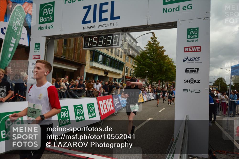 20.09.2026 - PSD Bank Halbmarathon LAZAROV Photography http://msf.ph/oto/10552041 20.09.2026 11:53:37 Ziel 1462, 1528, 1961, 2350, 2611, 3376, 3678, 3702, 3867, 4021, 4025, 4426, 4770 meine-sportfotos.de