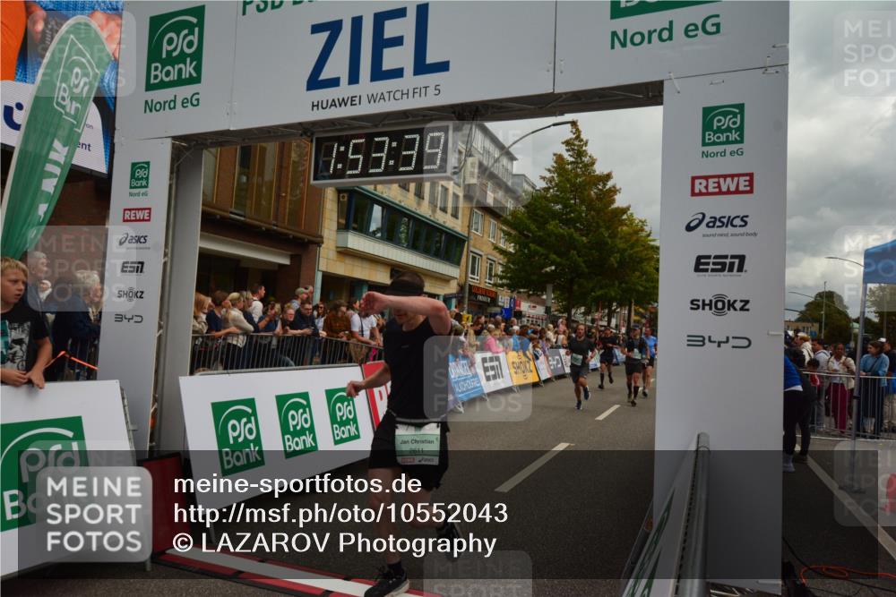 20.09.2026 - PSD Bank Halbmarathon LAZAROV Photography http://msf.ph/oto/10552043 20.09.2026 11:53:38 Ziel 1346, 1462, 1961, 2350, 2611, 3678, 3702, 3840, 3867, 4021, 4025, 4426, 4770 meine-sportfotos.de