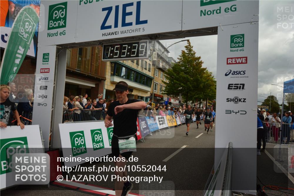 20.09.2026 - PSD Bank Halbmarathon LAZAROV Photography http://msf.ph/oto/10552044 20.09.2026 11:53:38 Ziel 1346, 1462, 1961, 2350, 2611, 3678, 3702, 3840, 3867, 4021, 4025, 4426, 4770 meine-sportfotos.de