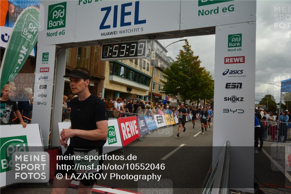 20.09.2026 - PSD Bank Halbmarathon LAZAROV Photography http://msf.ph/oto/10552046 20.09.2026 11:53:38 Ziel 1346, 1462, 1961, 2350, 2611, 3678, 3702, 3840, 3867, 4021, 4025, 4426, 4770 meine-sportfotos.de