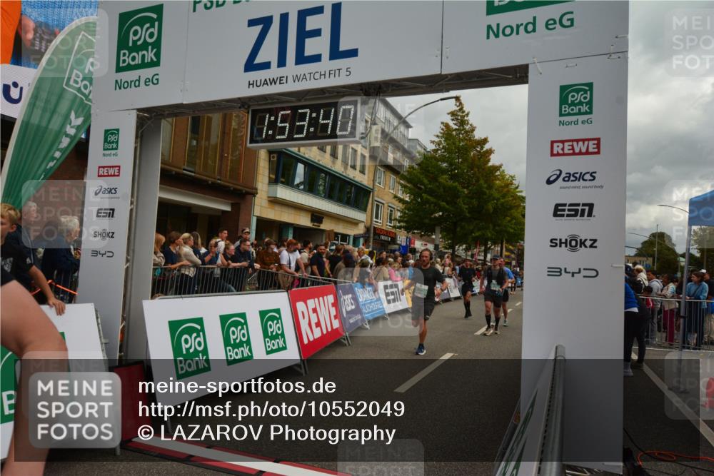 20.09.2026 - PSD Bank Halbmarathon LAZAROV Photography http://msf.ph/oto/10552049 20.09.2026 11:53:39 Ziel 1346, 1462, 1961, 2611, 3678, 3702, 3840, 4021, 4025, 4426, 4770 meine-sportfotos.de