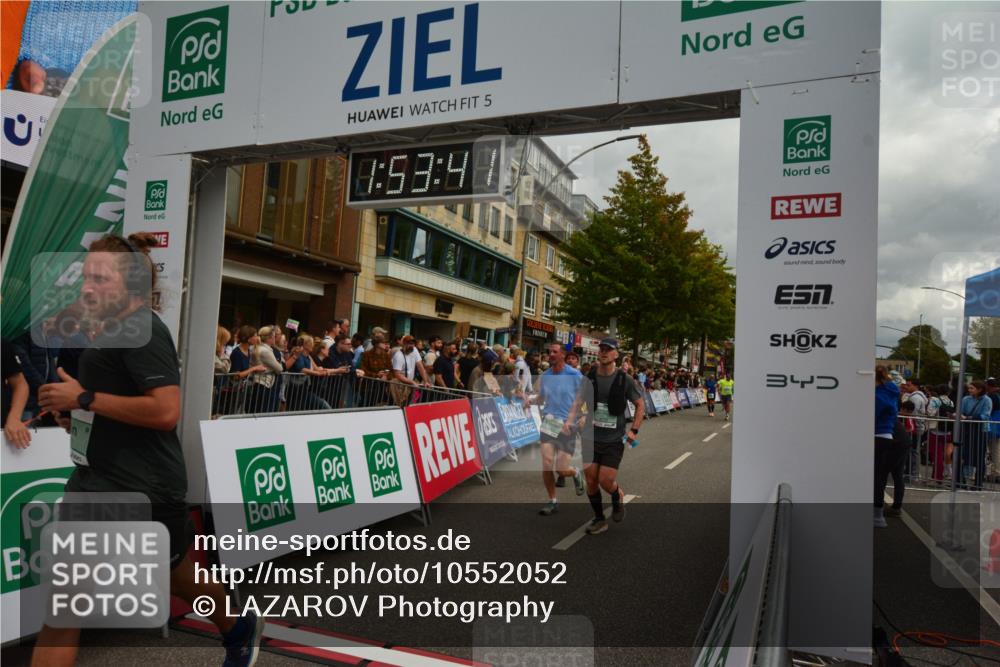 20.09.2026 - PSD Bank Halbmarathon LAZAROV Photography http://msf.ph/oto/10552052 20.09.2026 11:53:41 Ziel 1346, 1462, 1961, 2611, 2879, 3678, 3702, 3840, 4021, 4426, 4770 meine-sportfotos.de