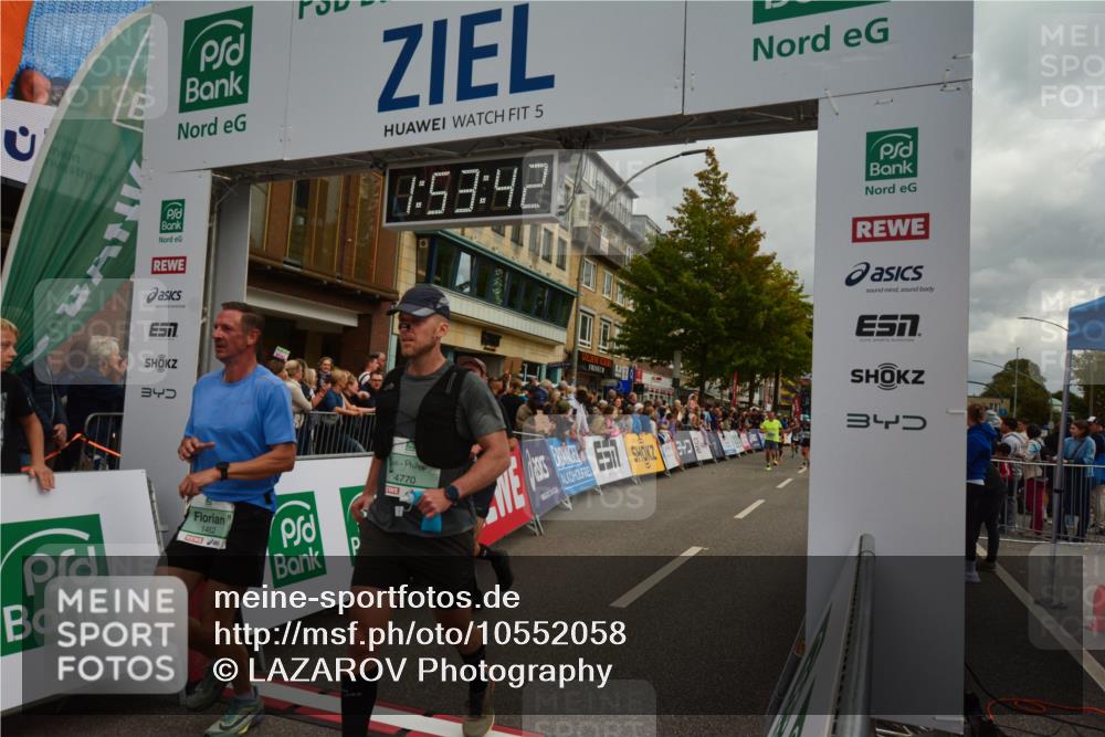 20.09.2026 - PSD Bank Halbmarathon LAZAROV Photography http://msf.ph/oto/10552058 20.09.2026 11:53:42 Ziel 1346, 1462, 1961, 2611, 2879, 3678, 3702, 3840, 4021, 4426, 4770 meine-sportfotos.de