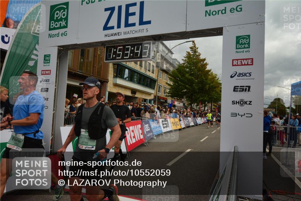 20.09.2026 - PSD Bank Halbmarathon LAZAROV Photography http://msf.ph/oto/10552059 20.09.2026 11:53:42 Ziel 1346, 1462, 1961, 2611, 2879, 3678, 3702, 3840, 4021, 4426, 4770 meine-sportfotos.de