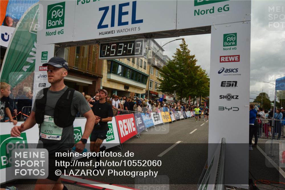 20.09.2026 - PSD Bank Halbmarathon LAZAROV Photography http://msf.ph/oto/10552060 20.09.2026 11:53:42 Ziel 1346, 1462, 1961, 2611, 2879, 3678, 3702, 3840, 4021, 4426, 4770 meine-sportfotos.de