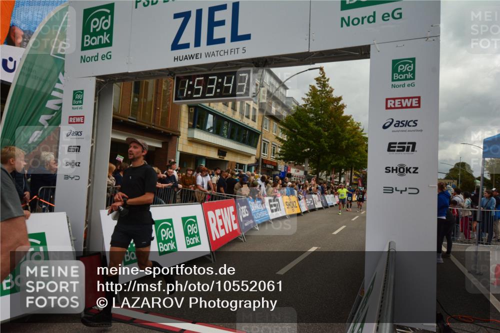 20.09.2026 - PSD Bank Halbmarathon LAZAROV Photography http://msf.ph/oto/10552061 20.09.2026 11:53:42 Ziel 1346, 1462, 1961, 2611, 2879, 3678, 3702, 3840, 4021, 4426, 4770 meine-sportfotos.de