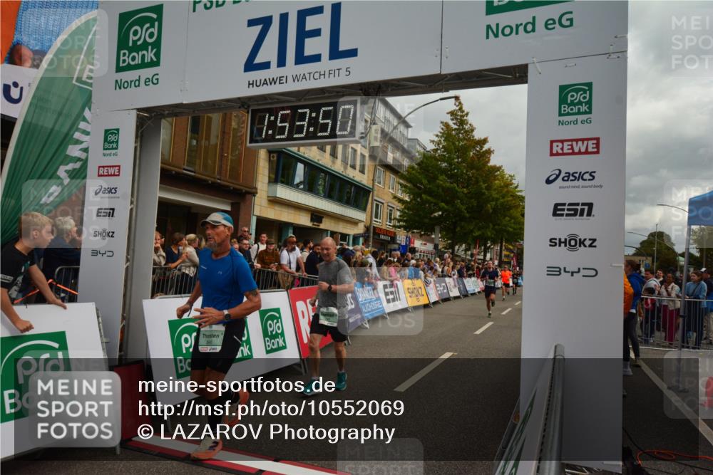 20.09.2026 - PSD Bank Halbmarathon LAZAROV Photography http://msf.ph/oto/10552069 20.09.2026 11:53:50 Ziel 1014, 1346, 2879, 3106, 3479, 3840, 4426 meine-sportfotos.de