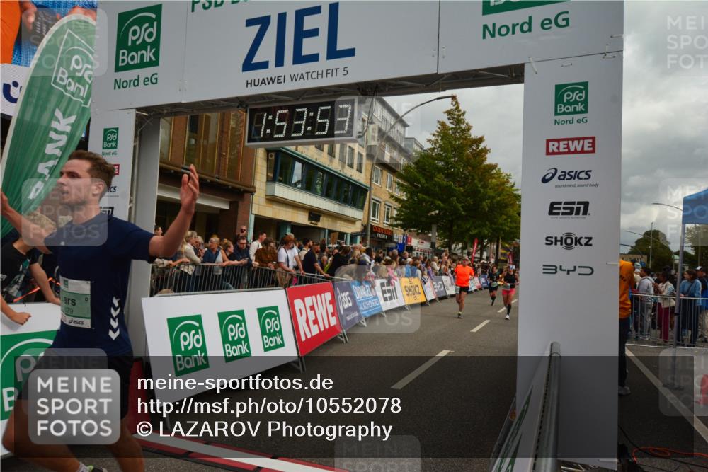 20.09.2026 - PSD Bank Halbmarathon LAZAROV Photography http://msf.ph/oto/10552078 20.09.2026 11:53:53 Ziel 1014, 1346, 2144, 2879, 3106, 3479, 3840, 4426, 4742 meine-sportfotos.de