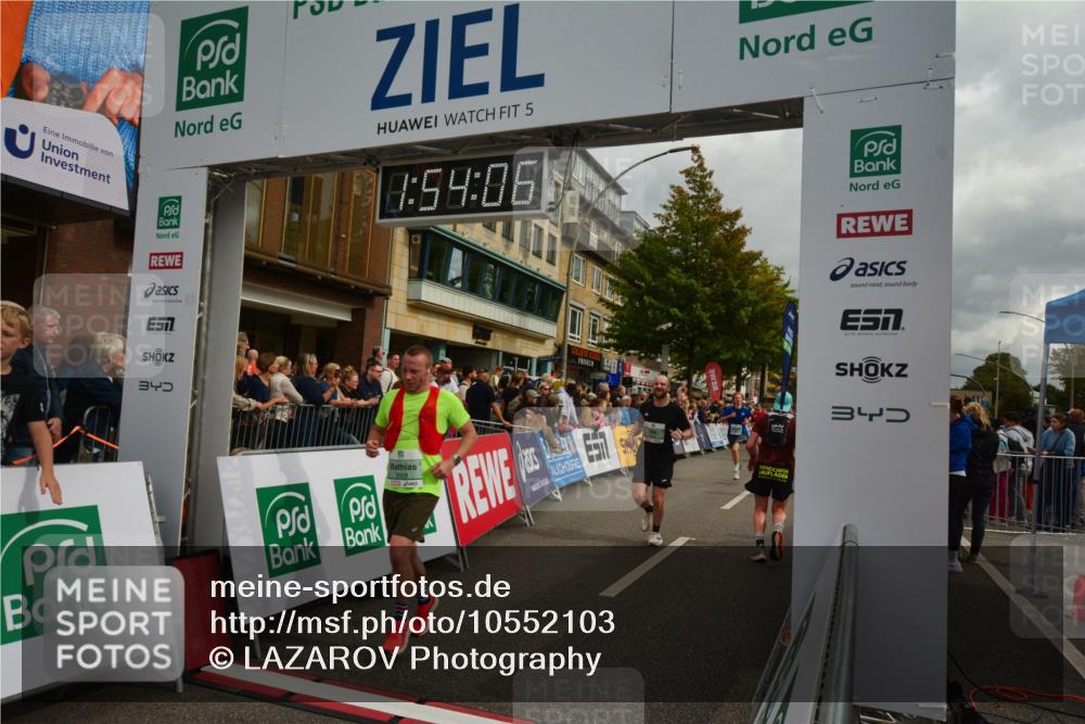 20.09.2026 - PSD Bank Halbmarathon LAZAROV Photography http://msf.ph/oto/10552103 20.09.2026 11:54:05 Ziel 1642, 1839, 2031, 2144, 2594, 2727, 3558, 3654, 4027, 4742, 4759, 4785 meine-sportfotos.de