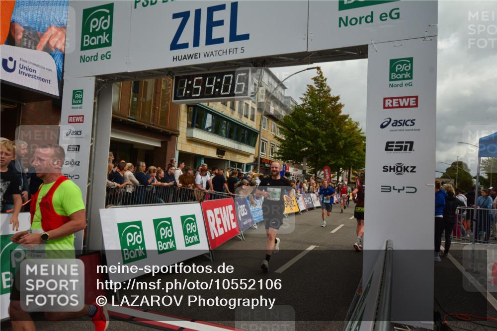 20.09.2026 - PSD Bank Halbmarathon LAZAROV Photography http://msf.ph/oto/10552106 20.09.2026 11:54:06 Ziel 1642, 1839, 2031, 2144, 2594, 2727, 3558, 3654, 4027, 4742, 4759, 4785 meine-sportfotos.de