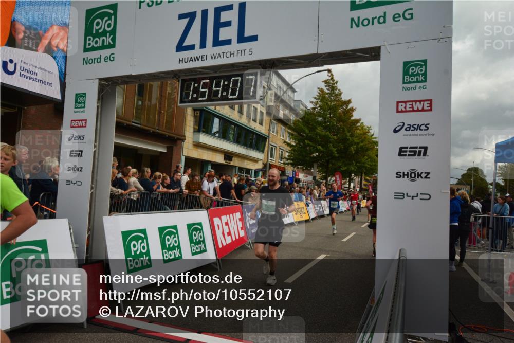 20.09.2026 - PSD Bank Halbmarathon LAZAROV Photography http://msf.ph/oto/10552107 20.09.2026 11:54:06 Ziel 1642, 1839, 2031, 2144, 2594, 2727, 3558, 3654, 4027, 4742, 4759, 4785 meine-sportfotos.de