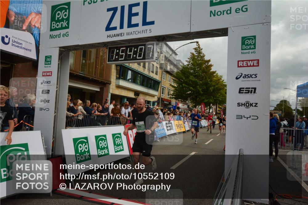 20.09.2026 - PSD Bank Halbmarathon LAZAROV Photography http://msf.ph/oto/10552109 20.09.2026 11:54:06 Ziel 1642, 1839, 2031, 2144, 2594, 2727, 3558, 3654, 4027, 4742, 4759, 4785 meine-sportfotos.de