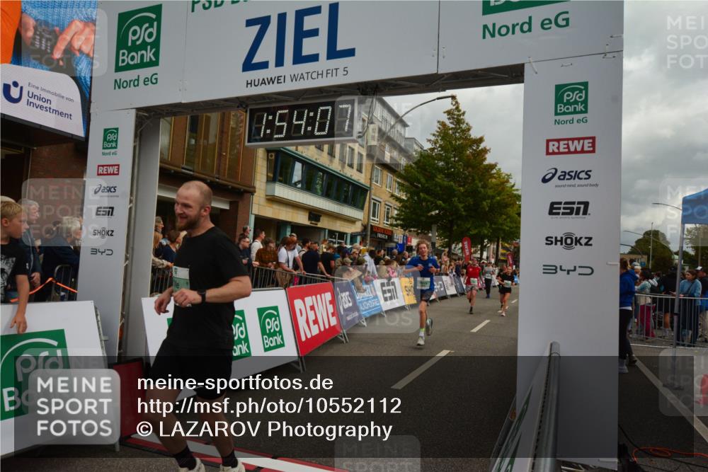 20.09.2026 - PSD Bank Halbmarathon LAZAROV Photography http://msf.ph/oto/10552112 20.09.2026 11:54:07 Ziel 1642, 1839, 2031, 2144, 2594, 2727, 3558, 3654, 4027, 4742, 4759, 4785 meine-sportfotos.de