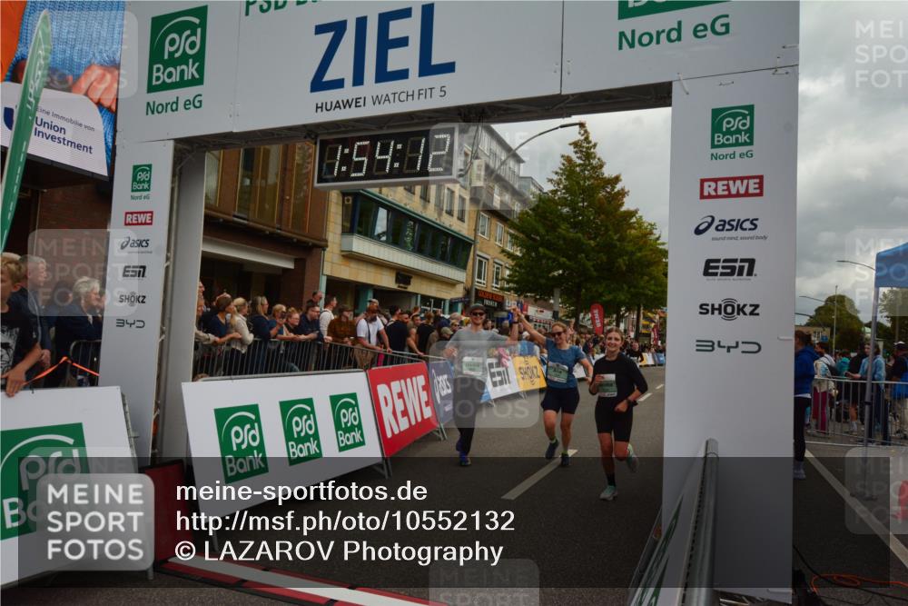 20.09.2026 - PSD Bank Halbmarathon LAZAROV Photography http://msf.ph/oto/10552132 20.09.2026 11:54:12 Ziel 1642, 1839, 2031, 2594, 2727, 2987, 3558, 3654, 4027, 4759, 4777, 4785 meine-sportfotos.de