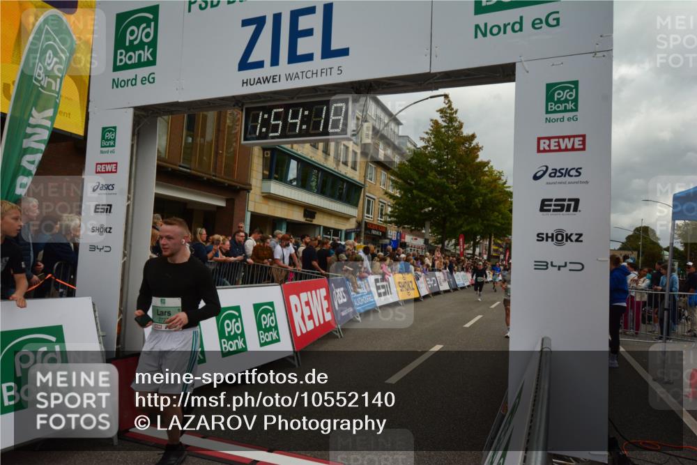 20.09.2026 - PSD Bank Halbmarathon LAZAROV Photography http://msf.ph/oto/10552140 20.09.2026 11:54:17 Ziel 1642, 2594, 2727, 2987, 3654, 3687, 4777, 4785 meine-sportfotos.de