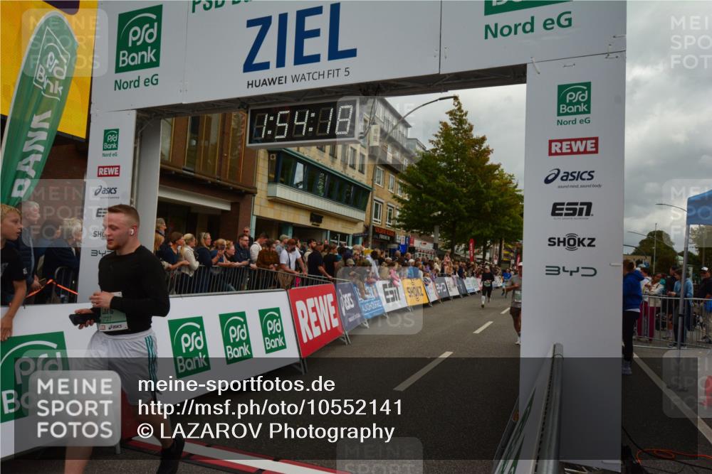 20.09.2026 - PSD Bank Halbmarathon LAZAROV Photography http://msf.ph/oto/10552141 20.09.2026 11:54:18 Ziel 1642, 2594, 2727, 2987, 3654, 3687, 4777 meine-sportfotos.de