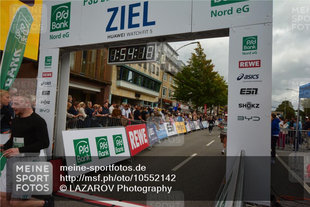 20.09.2026 - PSD Bank Halbmarathon LAZAROV Photography http://msf.ph/oto/10552142 20.09.2026 11:54:18 Ziel 1642, 2594, 2727, 2987, 3654, 3687, 4777 meine-sportfotos.de