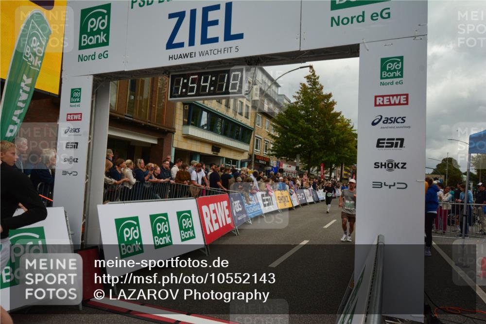 20.09.2026 - PSD Bank Halbmarathon LAZAROV Photography http://msf.ph/oto/10552143 20.09.2026 11:54:18 Ziel 1642, 2594, 2727, 2987, 3654, 3687, 4777 meine-sportfotos.de