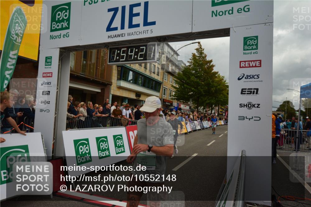 20.09.2026 - PSD Bank Halbmarathon LAZAROV Photography http://msf.ph/oto/10552148 20.09.2026 11:54:20 Ziel 2727, 2987, 3687, 4644, 4777 meine-sportfotos.de