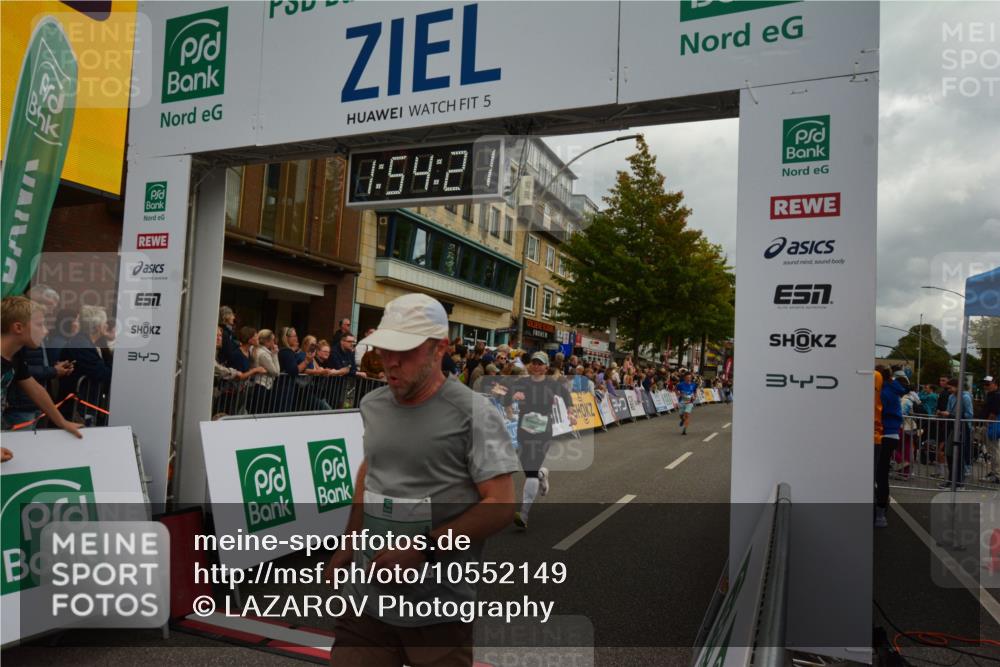 20.09.2026 - PSD Bank Halbmarathon LAZAROV Photography http://msf.ph/oto/10552149 20.09.2026 11:54:20 Ziel 2727, 2987, 3687, 4644, 4777 meine-sportfotos.de