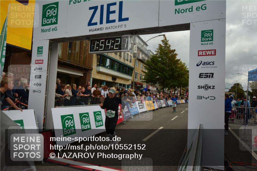 20.09.2026 - PSD Bank Halbmarathon LAZAROV Photography http://msf.ph/oto/10552152 20.09.2026 11:54:21 Ziel 2727, 2987, 3687, 4644, 4777 meine-sportfotos.de