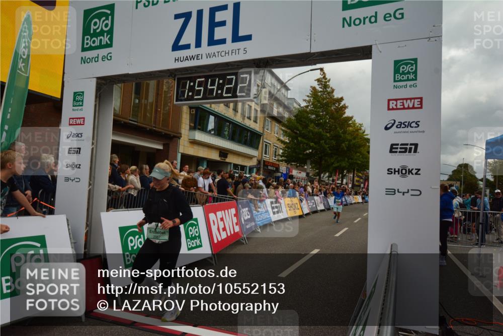 20.09.2026 - PSD Bank Halbmarathon LAZAROV Photography http://msf.ph/oto/10552153 20.09.2026 11:54:21 Ziel 2727, 2987, 3687, 4644, 4777 meine-sportfotos.de