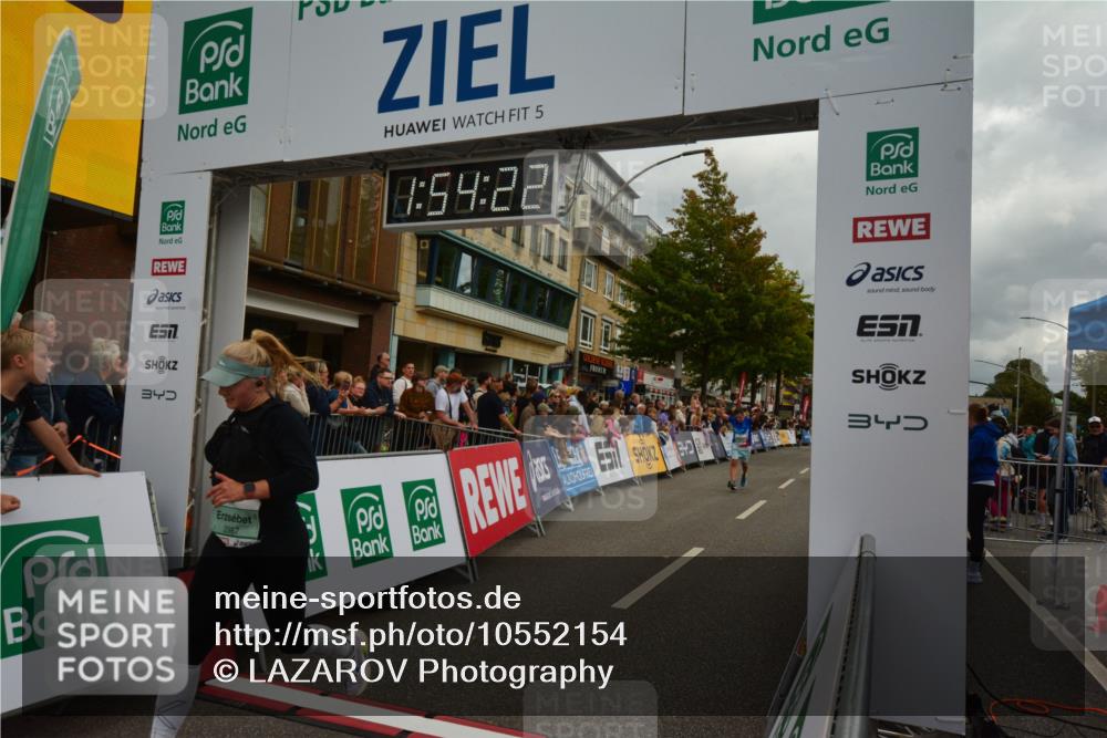 20.09.2026 - PSD Bank Halbmarathon LAZAROV Photography http://msf.ph/oto/10552154 20.09.2026 11:54:21 Ziel 2727, 2987, 3687, 4644, 4777 meine-sportfotos.de