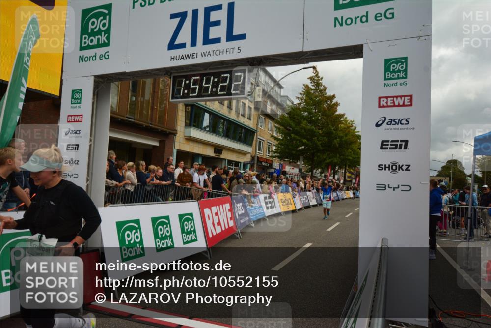 20.09.2026 - PSD Bank Halbmarathon LAZAROV Photography http://msf.ph/oto/10552155 20.09.2026 11:54:21 Ziel 2727, 2987, 3687, 4644, 4777 meine-sportfotos.de