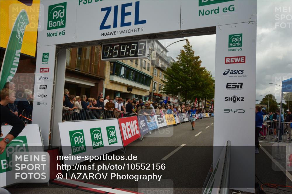 20.09.2026 - PSD Bank Halbmarathon LAZAROV Photography http://msf.ph/oto/10552156 20.09.2026 11:54:22 Ziel 2727, 2987, 3687, 4644, 4777 meine-sportfotos.de