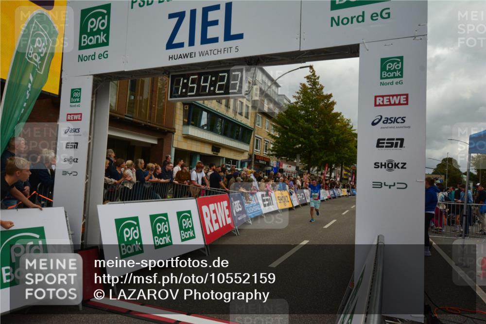20.09.2026 - PSD Bank Halbmarathon LAZAROV Photography http://msf.ph/oto/10552159 20.09.2026 11:54:22 Ziel 2727, 2987, 3687, 4644, 4777 meine-sportfotos.de