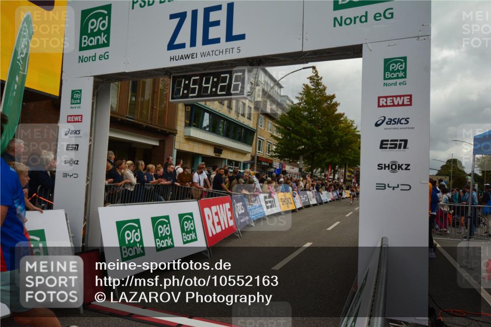 20.09.2026 - PSD Bank Halbmarathon LAZAROV Photography http://msf.ph/oto/10552163 20.09.2026 11:54:25 Ziel 1067, 2123, 2987, 3687, 4644, 4777 meine-sportfotos.de