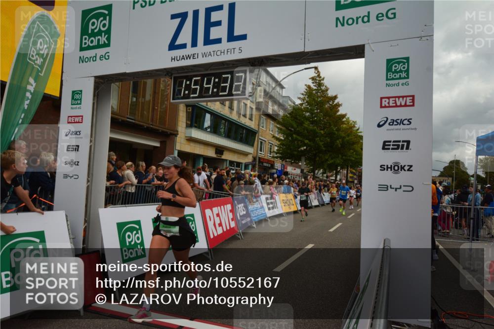 20.09.2026 - PSD Bank Halbmarathon LAZAROV Photography http://msf.ph/oto/10552167 20.09.2026 11:54:32 Ziel 1067, 1094, 2123, 2313, 2647, 3351, 3386, 3426, 4569, 4644, 4755 meine-sportfotos.de